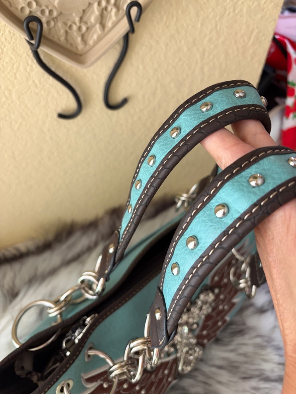 Heritage West Turquoise and Brown Embellished Winged Cross Tote - Picture 9 of 14